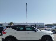 VOLVO XC40 T2