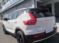 VOLVO XC40 T2