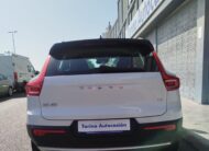 VOLVO XC40 T2