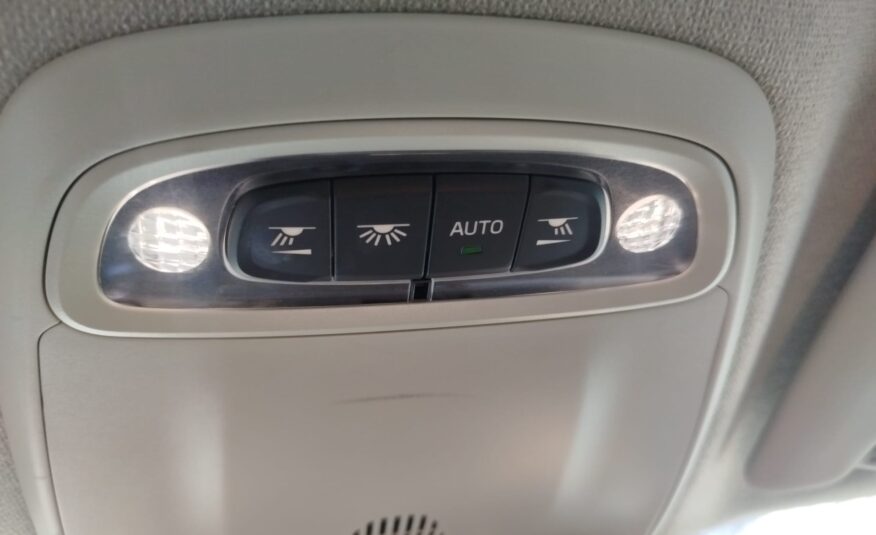 VOLVO XC40 T2