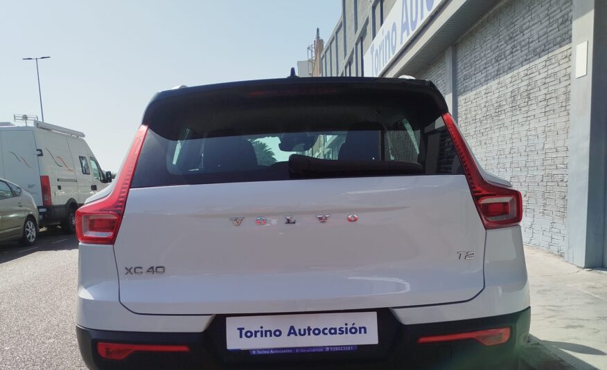VOLVO XC40 T2