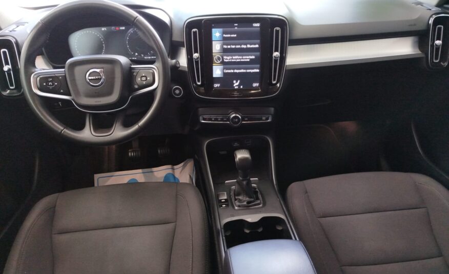 VOLVO XC40 T2