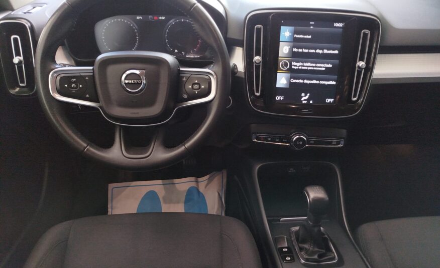 VOLVO XC40 T2