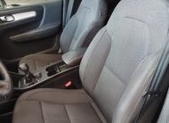 VOLVO XC40 T2