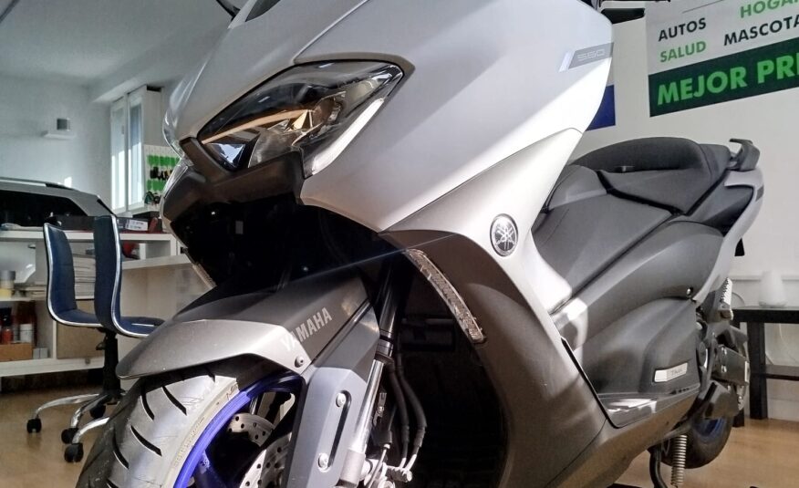 YAMAHA T-MAX 560