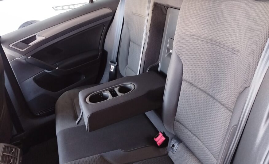 VOLKSWAGEN Golf 7