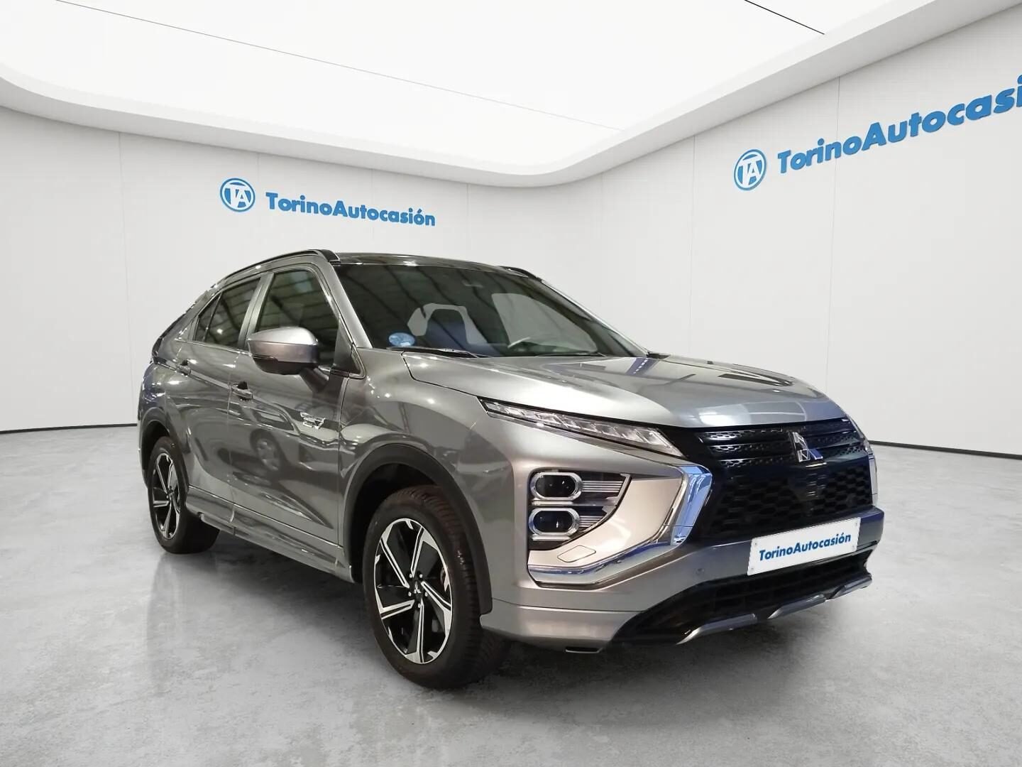 MITSUBISHI 2.4 PHEV Kaiteki Auto 4WD