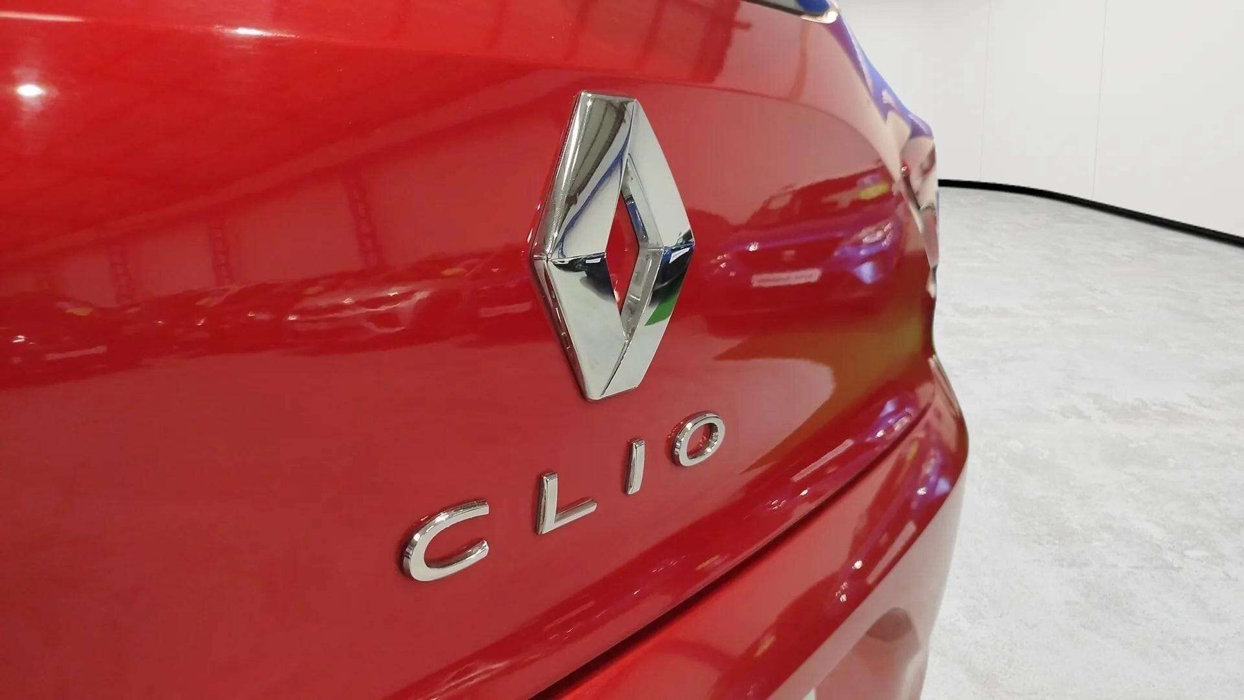 RENAULT CLIO AUTHENTIC