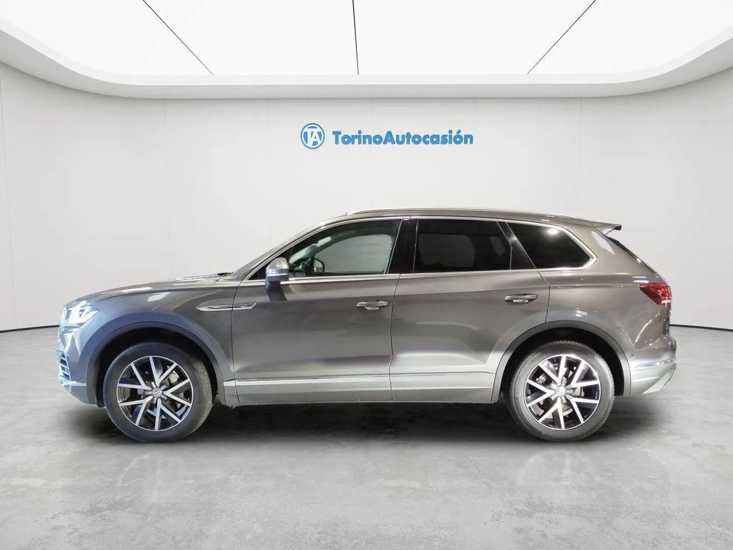 VOLKSWAGEN TOUAREG PURE