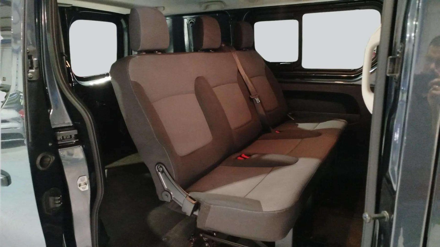 RENAULT TRAFIC COMBI