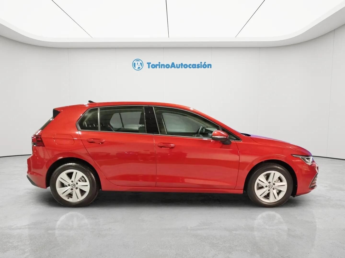VOLKSWAGEN GOLF VIII ADVANCE PLUS