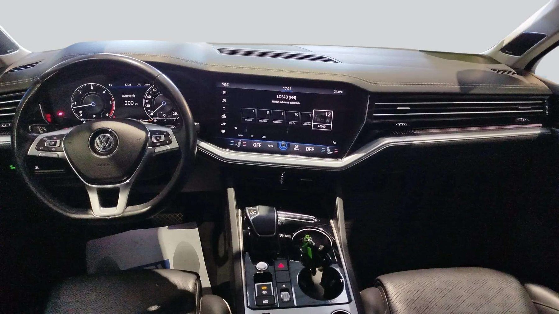 VOLKSWAGEN TOUAREG PURE