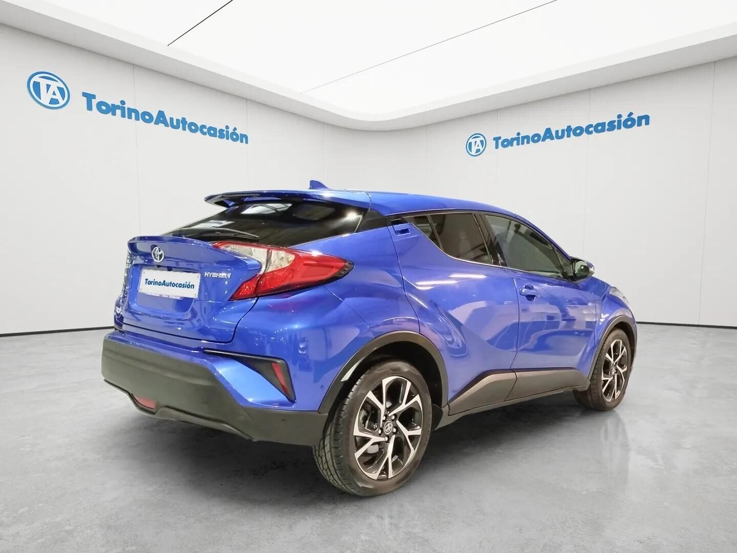TOYOTA C-HR ADVANCE