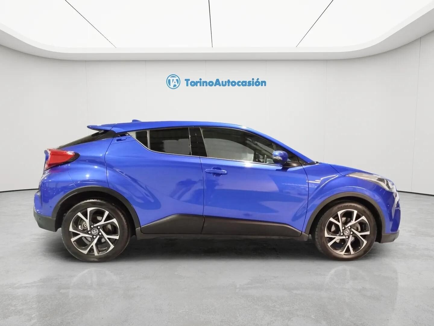 TOYOTA C-HR ADVANCE