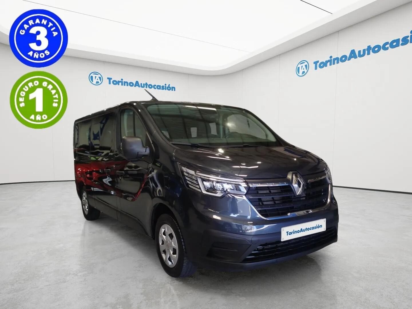 RENAULT TRAFIC AUTHENTIC LARGO ENERGY BLUE