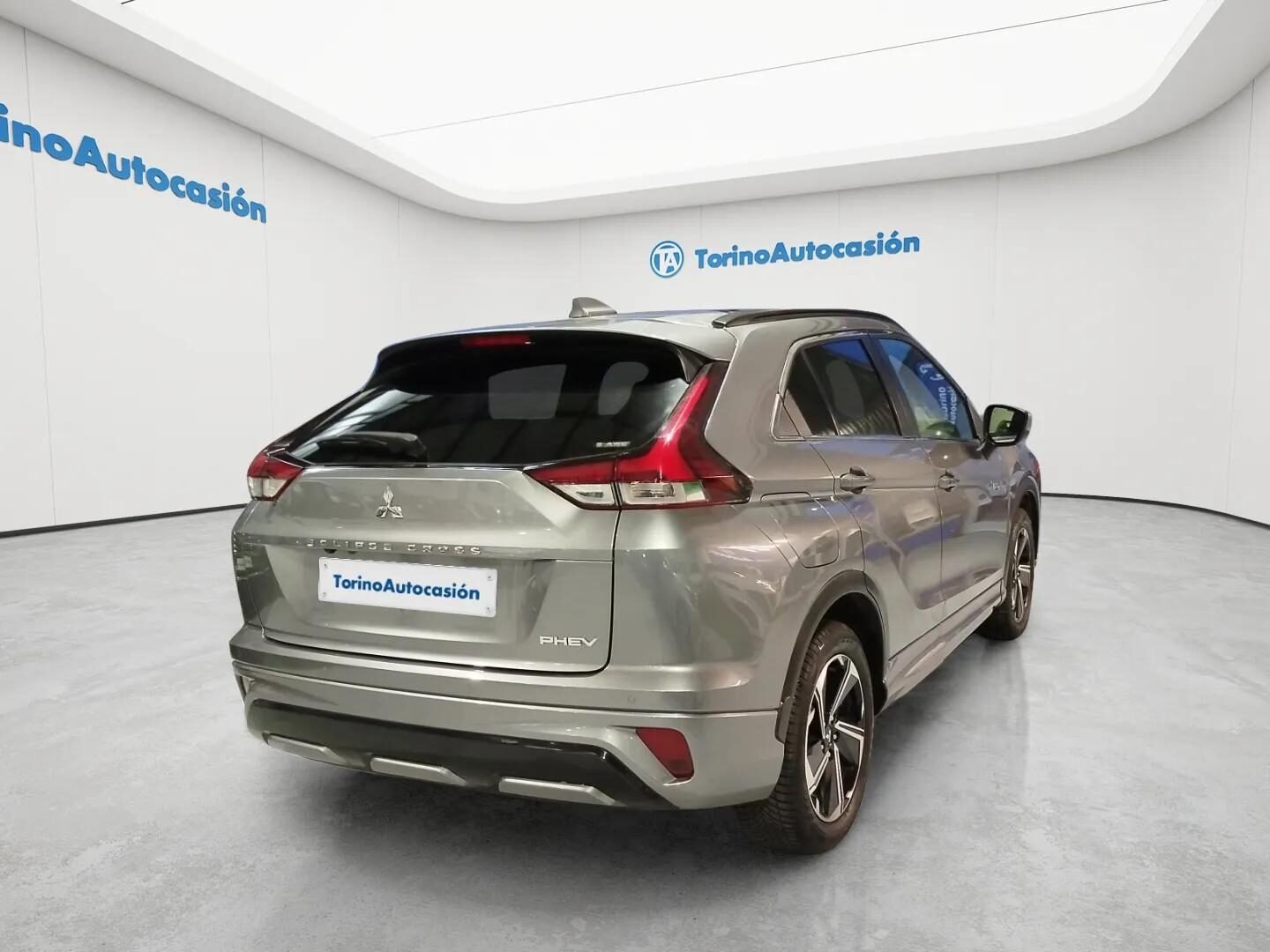 MITSUBISHI 2.4 PHEV Kaiteki Auto 4WD