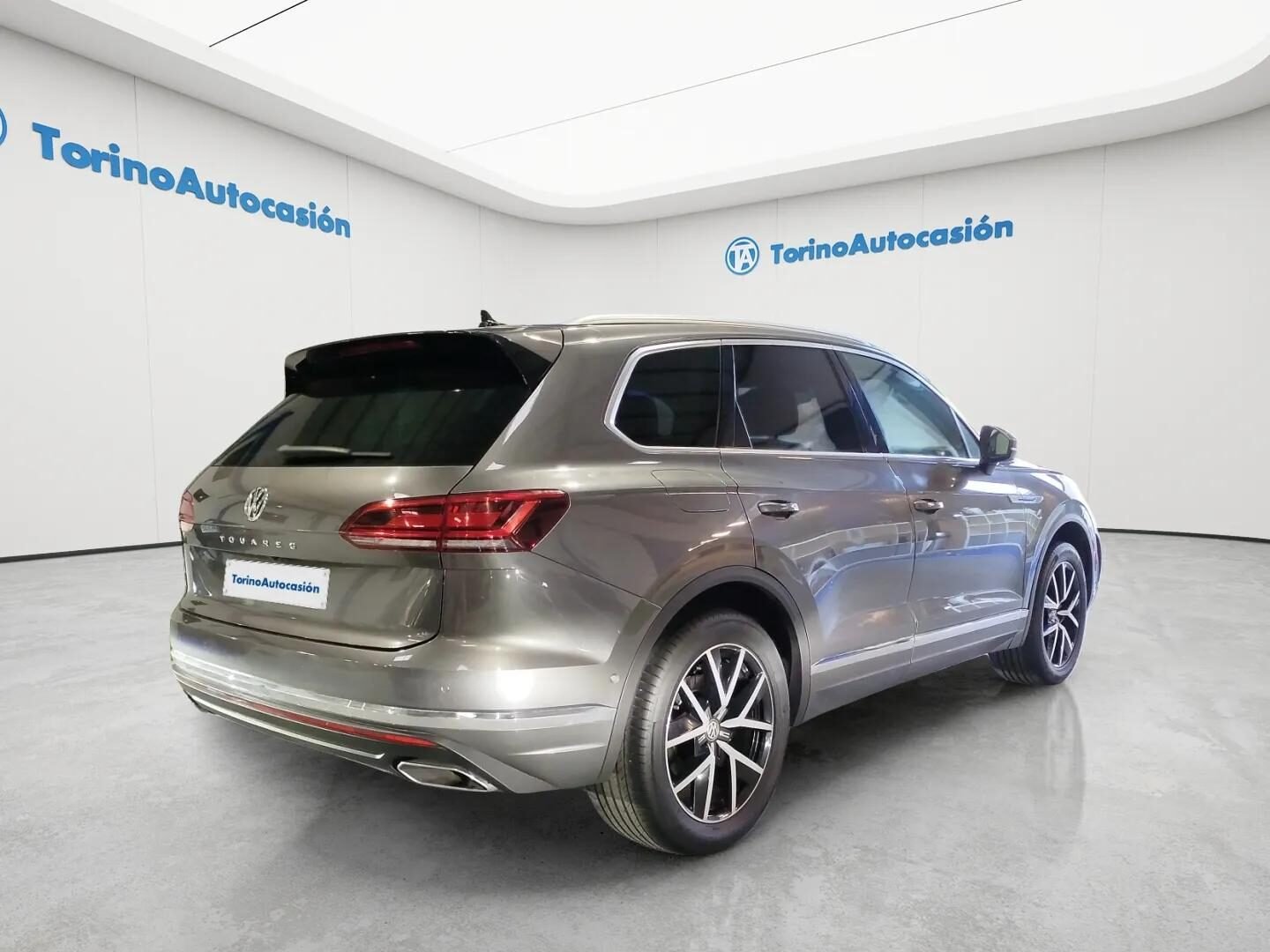 VOLKSWAGEN TOUAREG PURE
