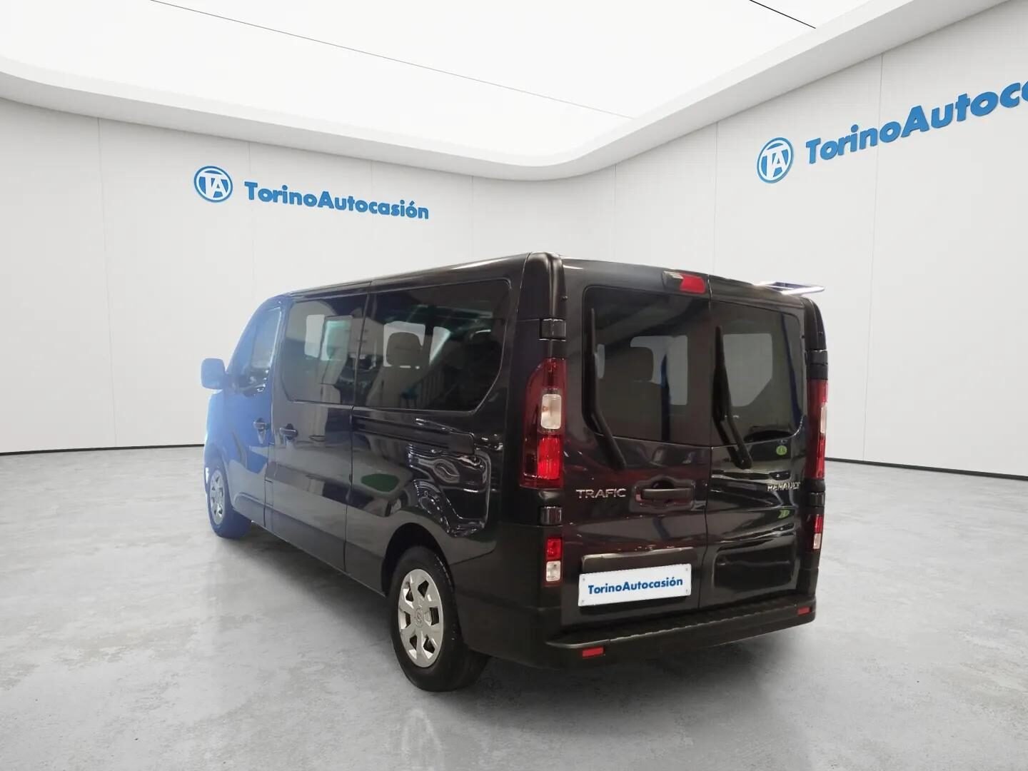 RENAULT TRAFIC AUTHENTIC LARGO ENERGY BLUE