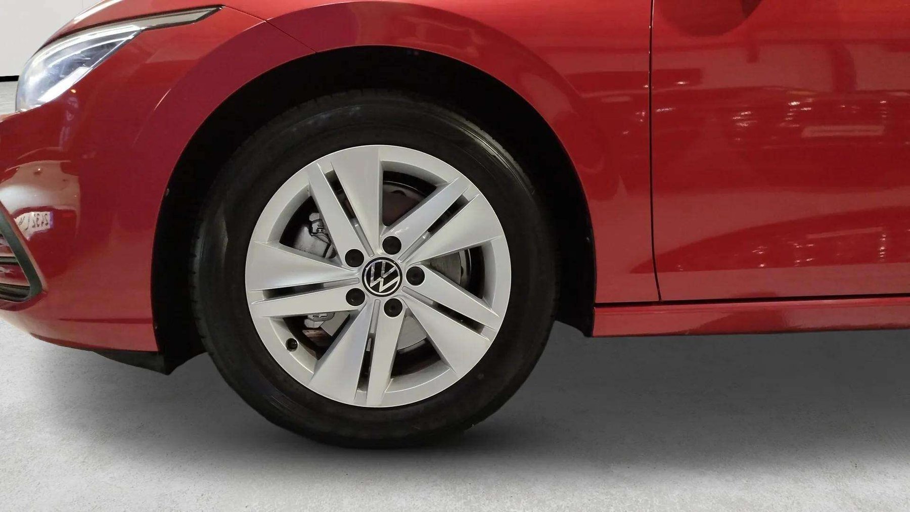 VOLKSWAGEN GOLF VIII ADVANCE PLUS