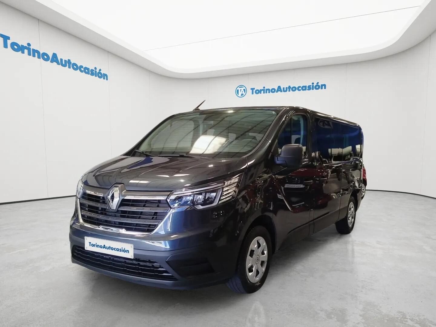 RENAULT TRAFIC AUTHENTIC LARGO ENERGY BLUE