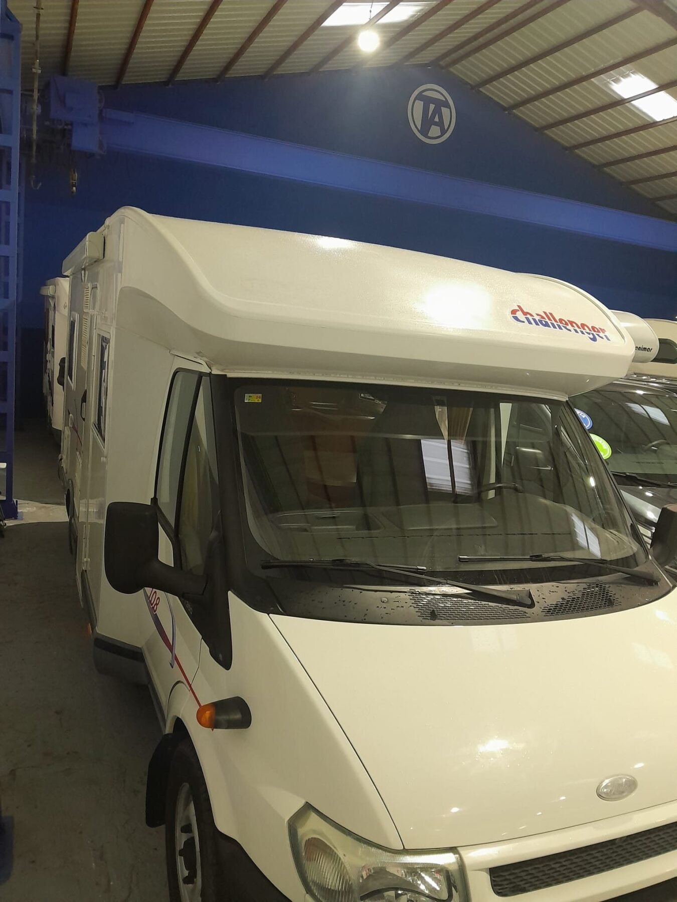 FORD TRANSIT CHALLENGER 