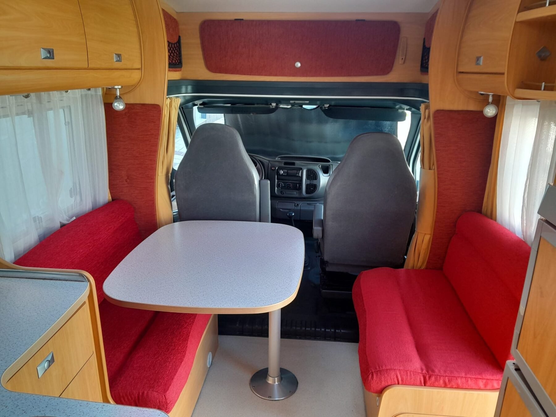 FORD TRANSIT CHALLENGER 