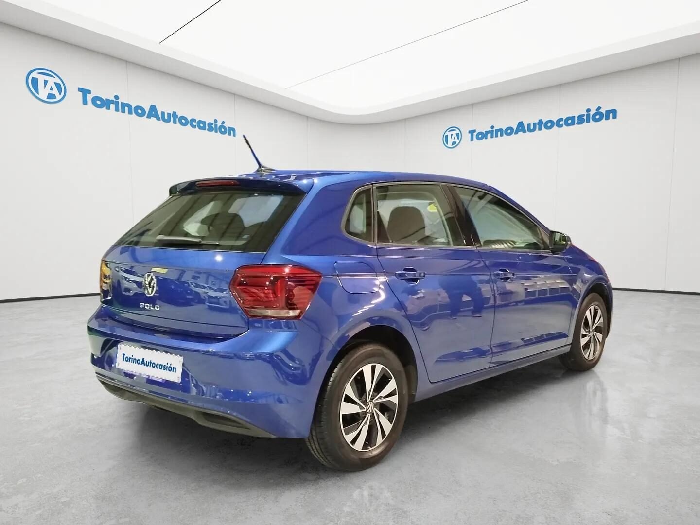 VOLKSWAGEN POLO ADVANCE