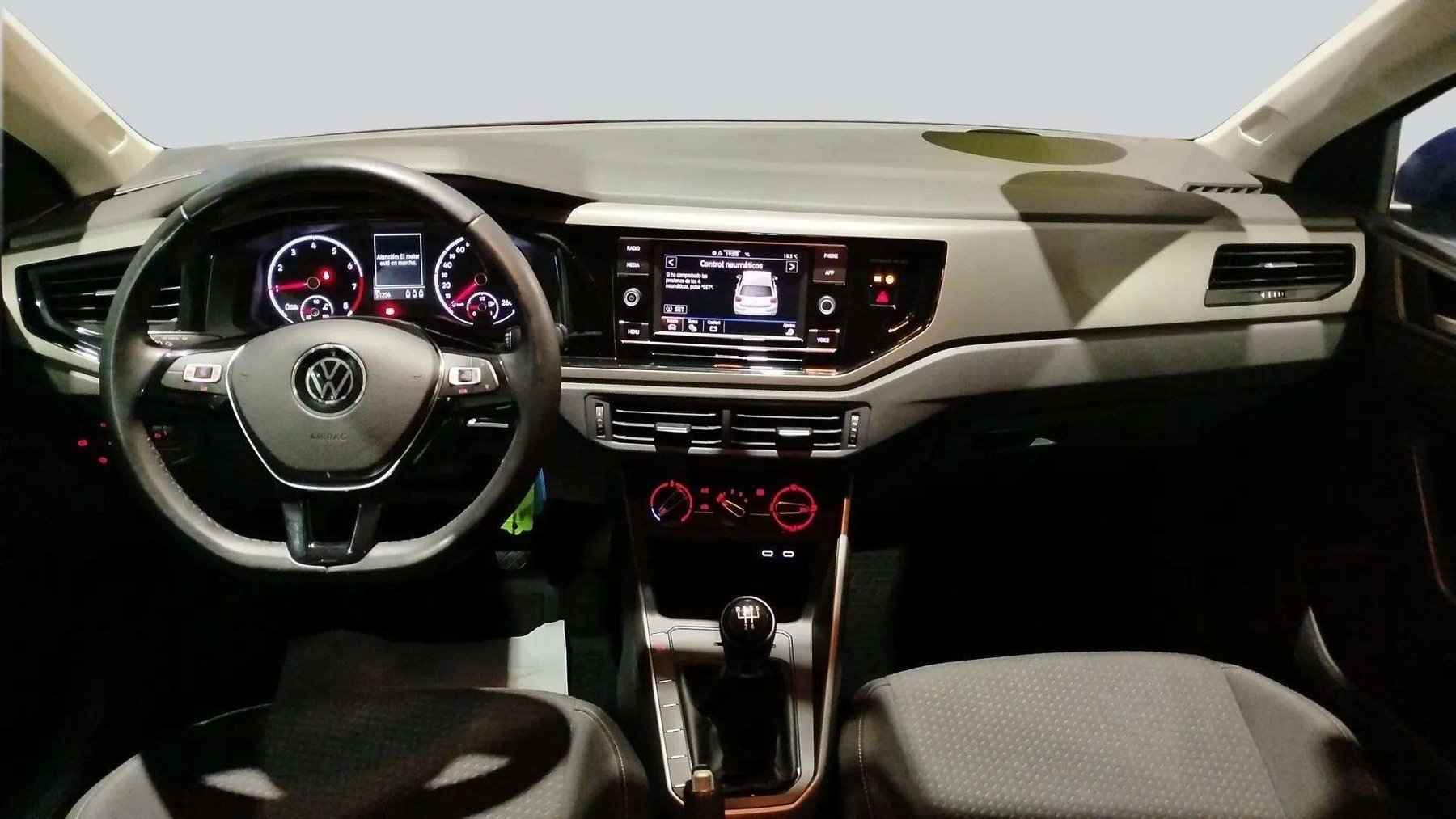 VOLKSWAGEN POLO ADVANCE