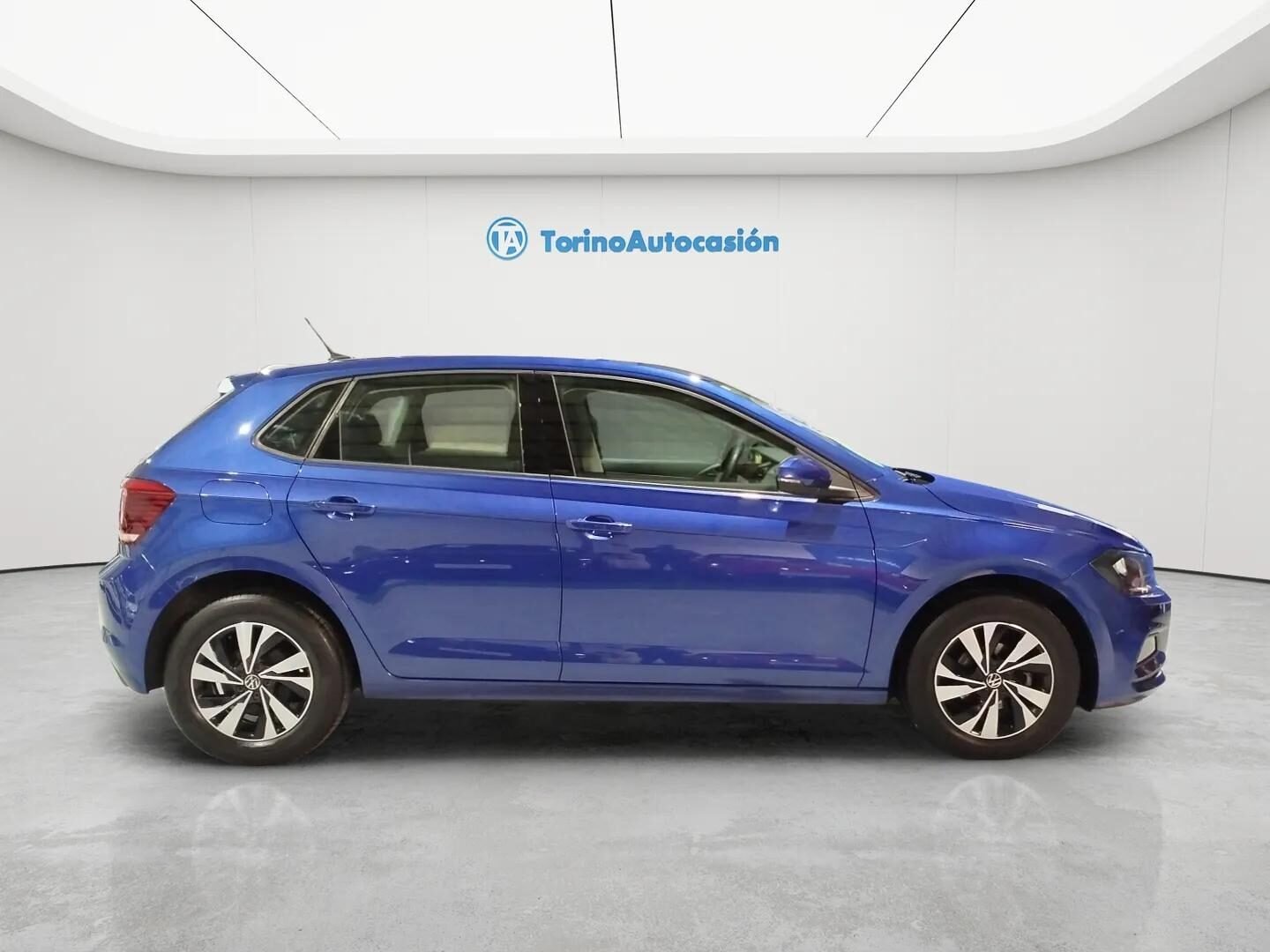 VOLKSWAGEN POLO ADVANCE