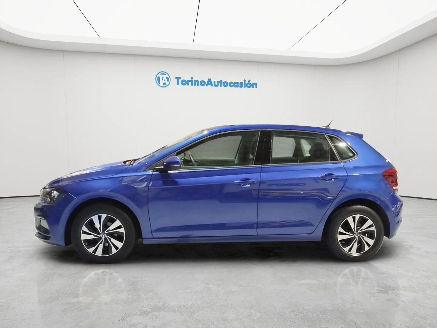 VOLKSWAGEN POLO ADVANCE