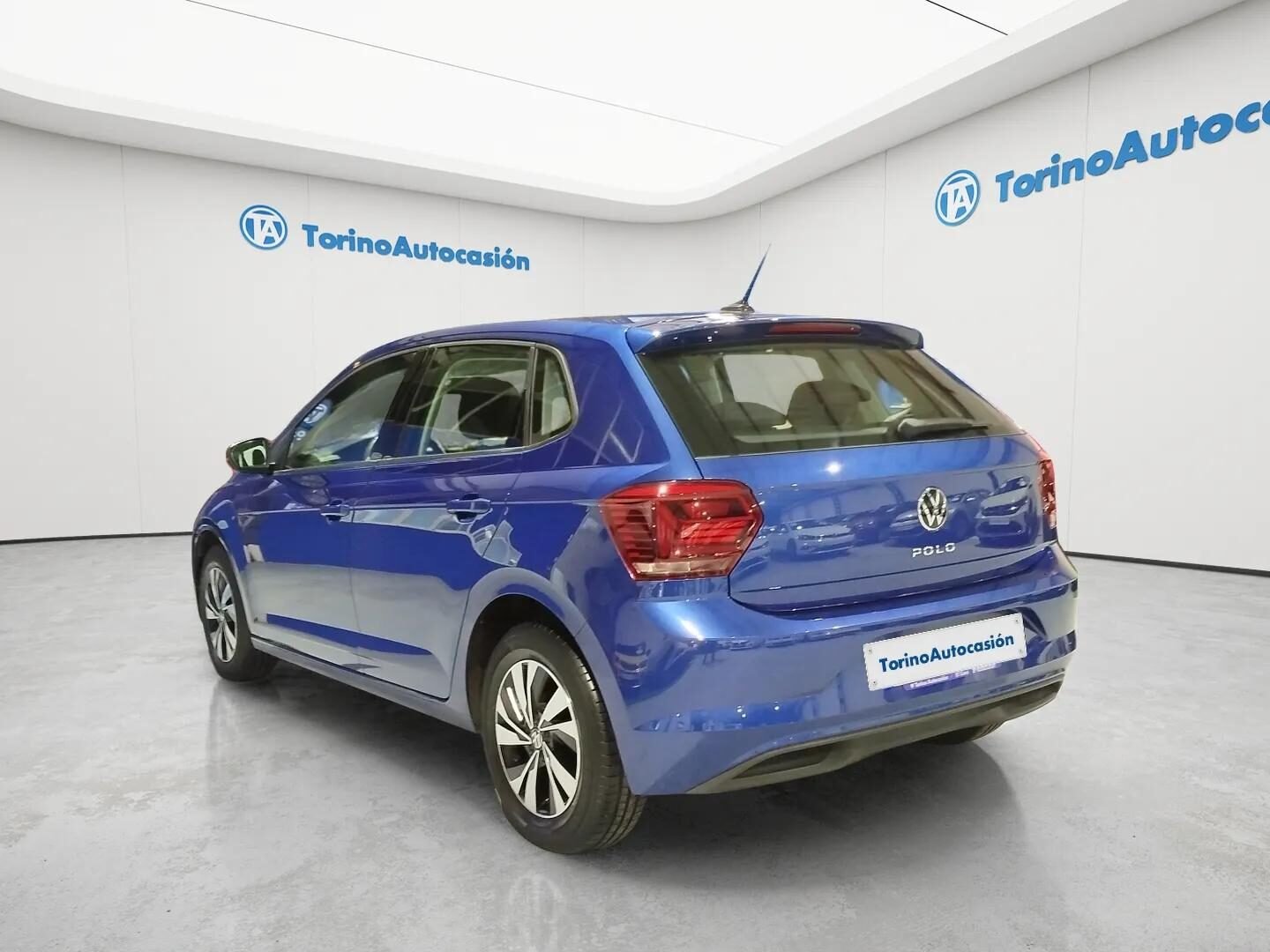 VOLKSWAGEN POLO ADVANCE