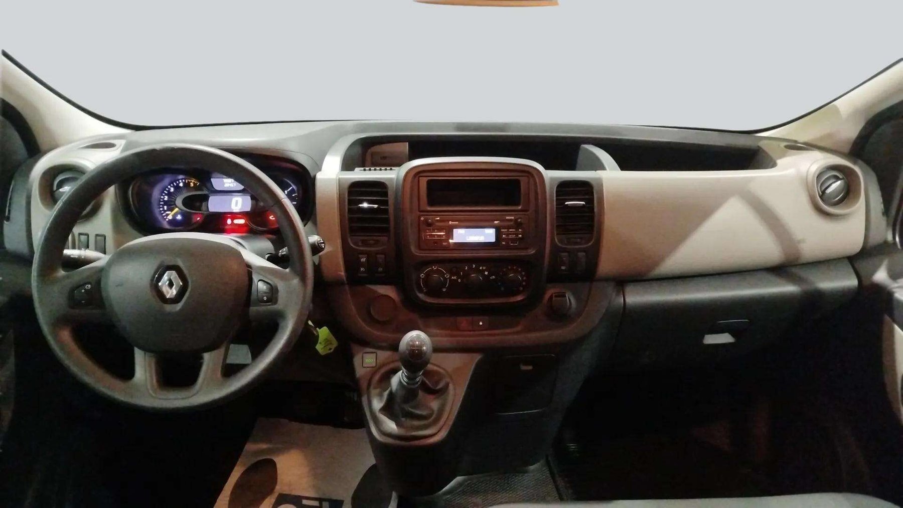 RENAULT TRAFIC COMBI