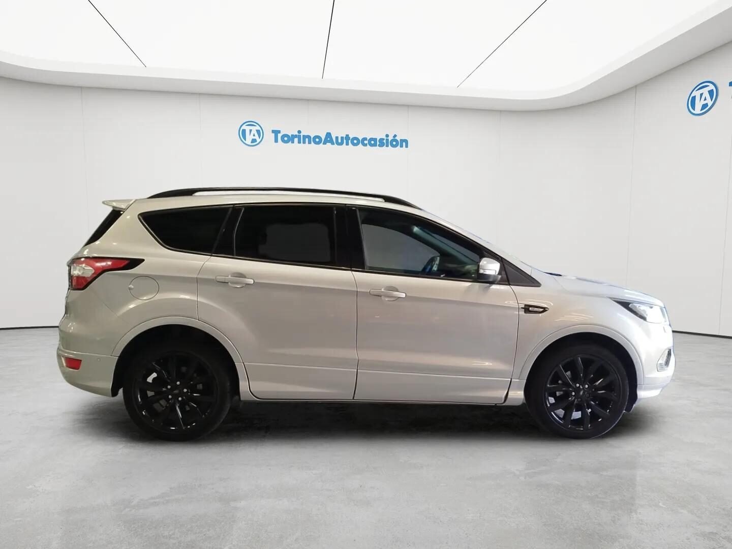 FORD KUGA ST LINE