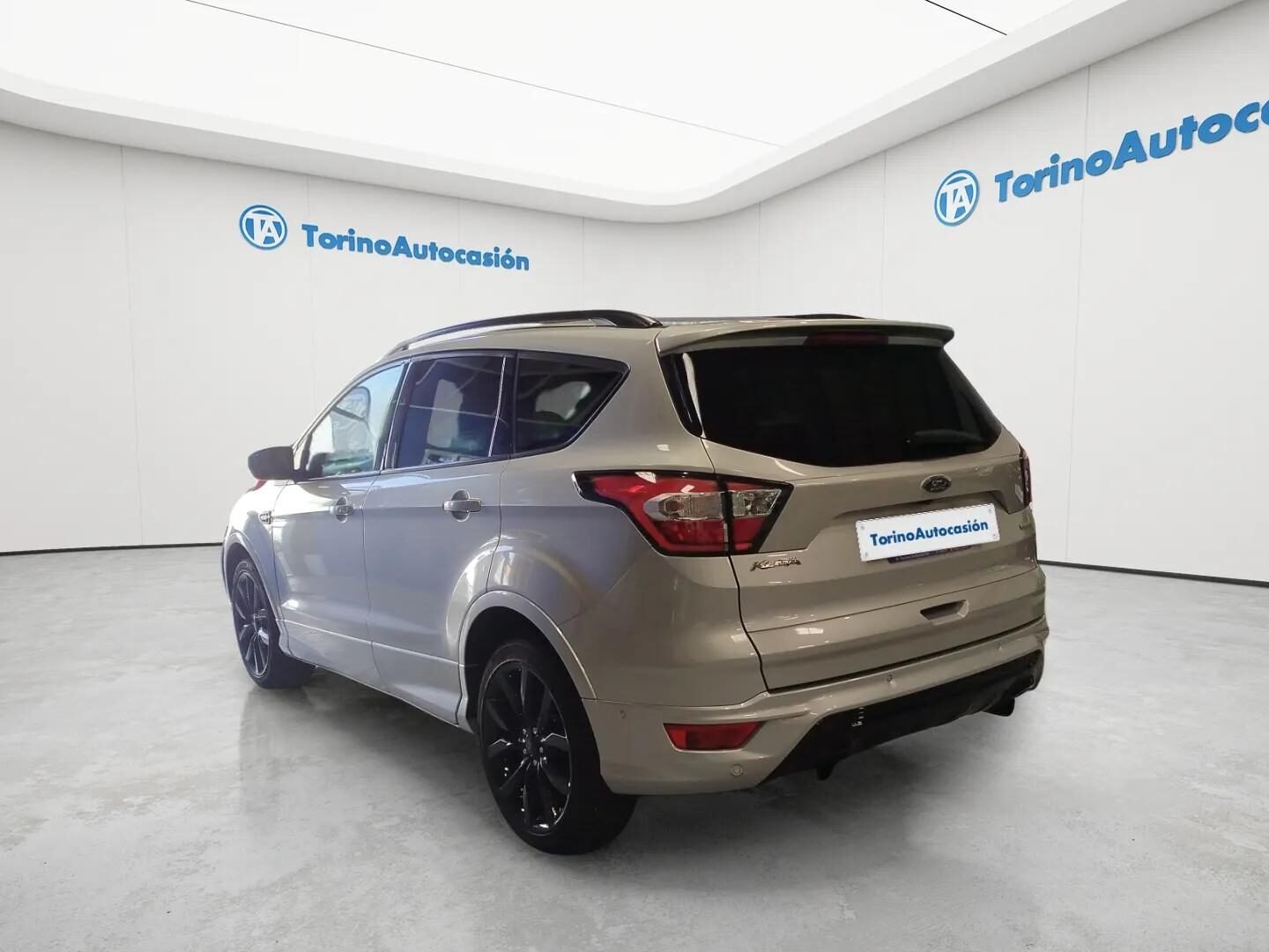 FORD KUGA ST LINE