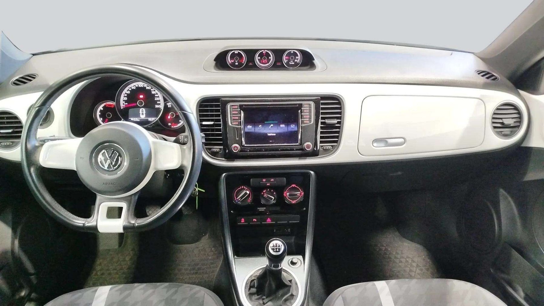 VOLKSWAGEN BEETLE COUPE ADVANCE