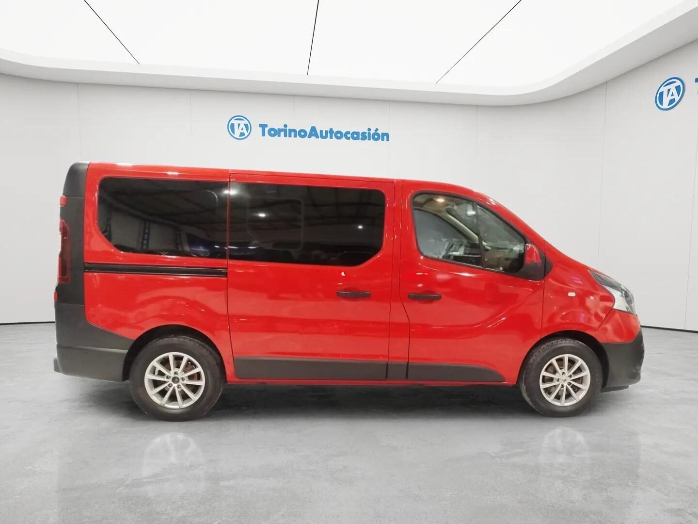 RENAULT TRAFIC COMBI