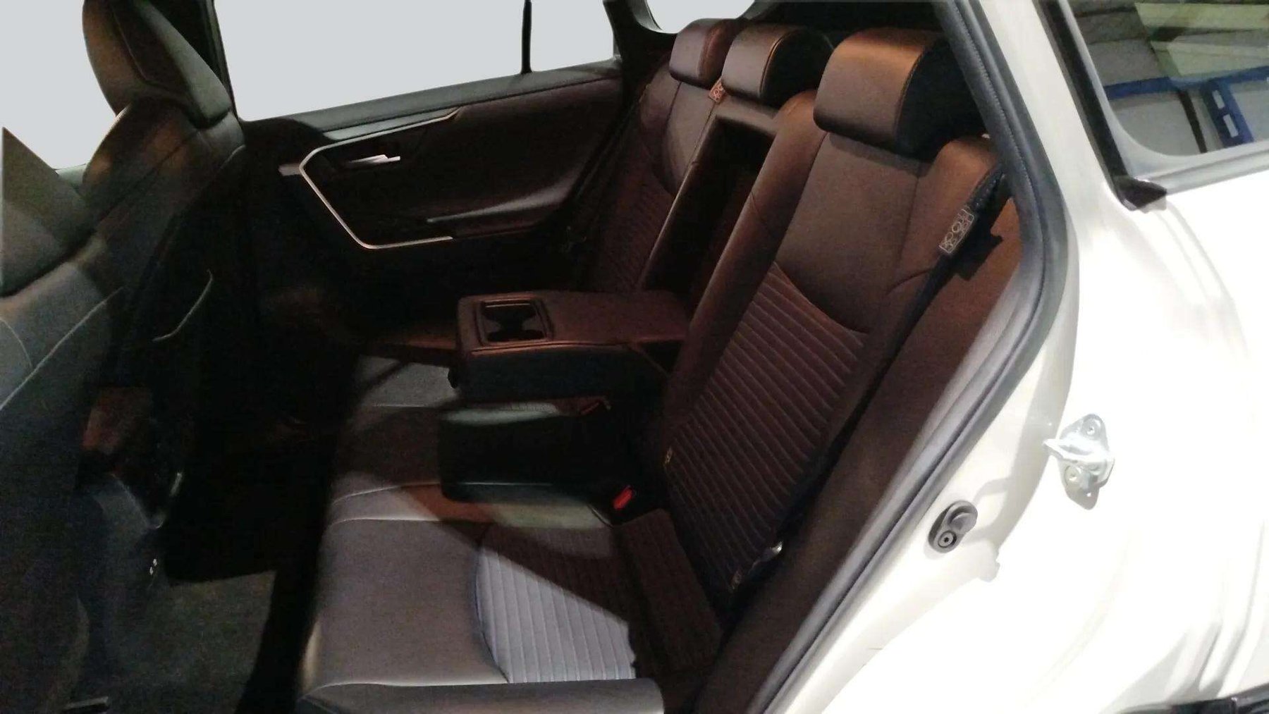 TOYOTA RAV4 ADVANCE HYBRID