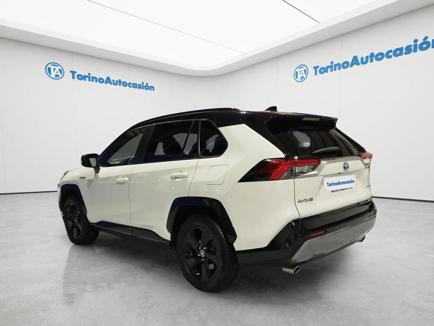 TOYOTA RAV4 ADVANCE HYBRID