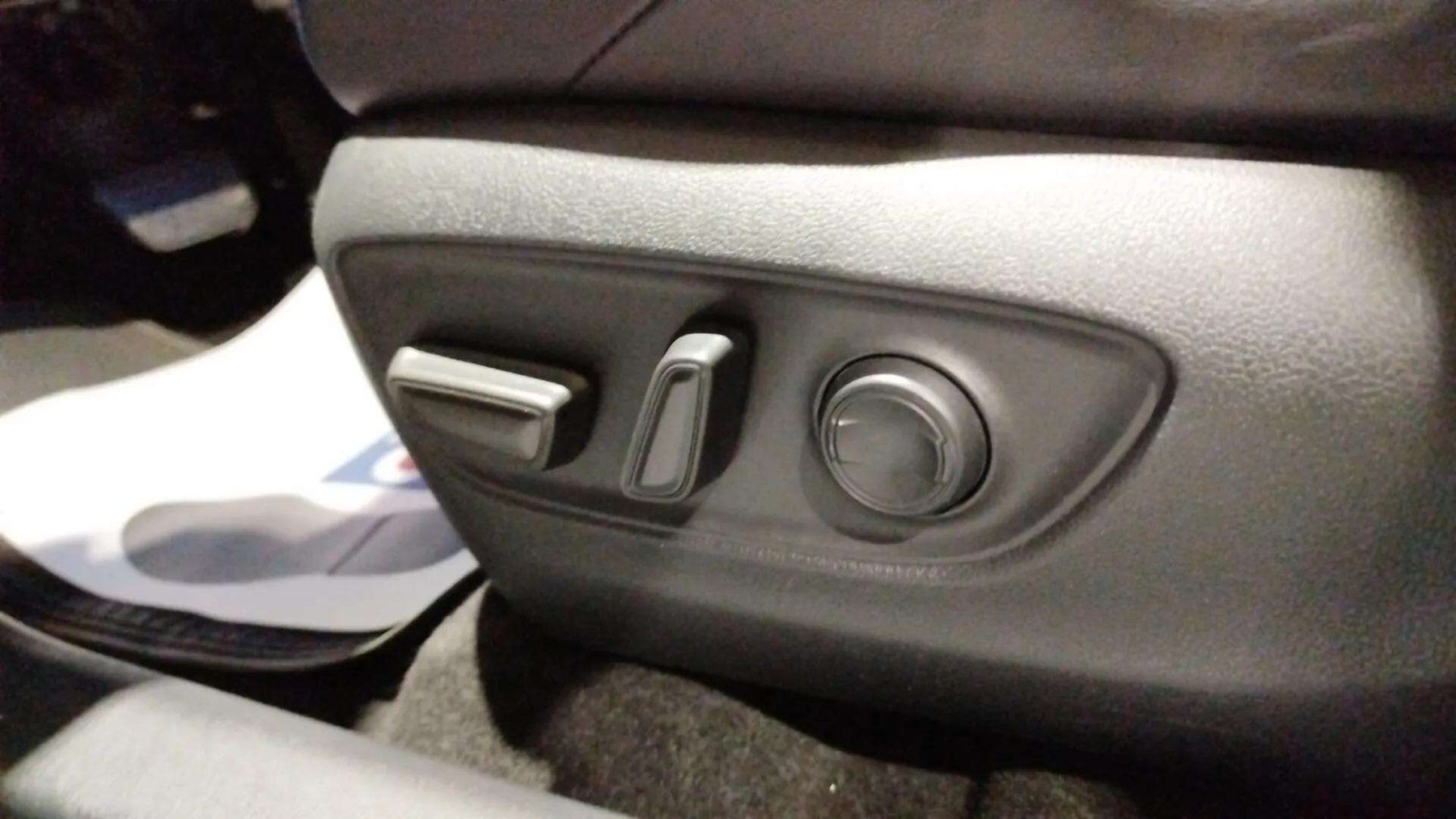 TOYOTA RAV4 ADVANCE HYBRID