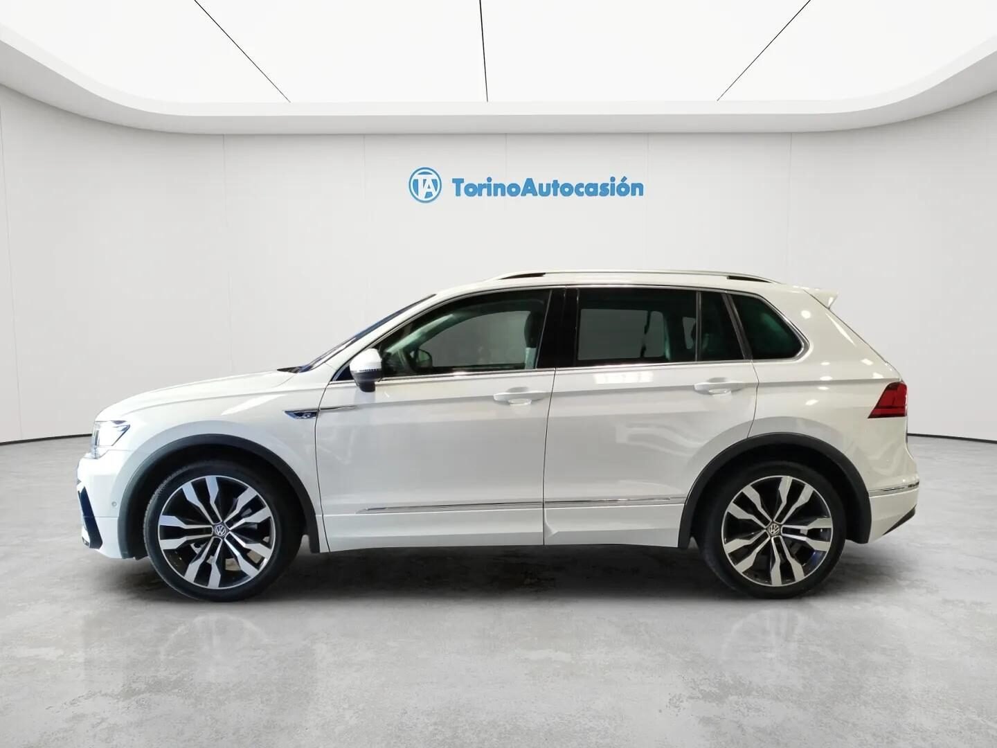 VOLKSWAGEN TIGUAN RLINE