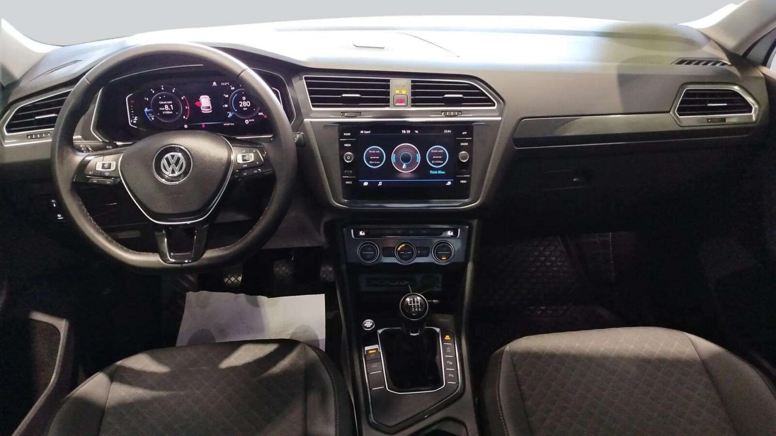 VOLKSWAGEN TIGUAN RLINE