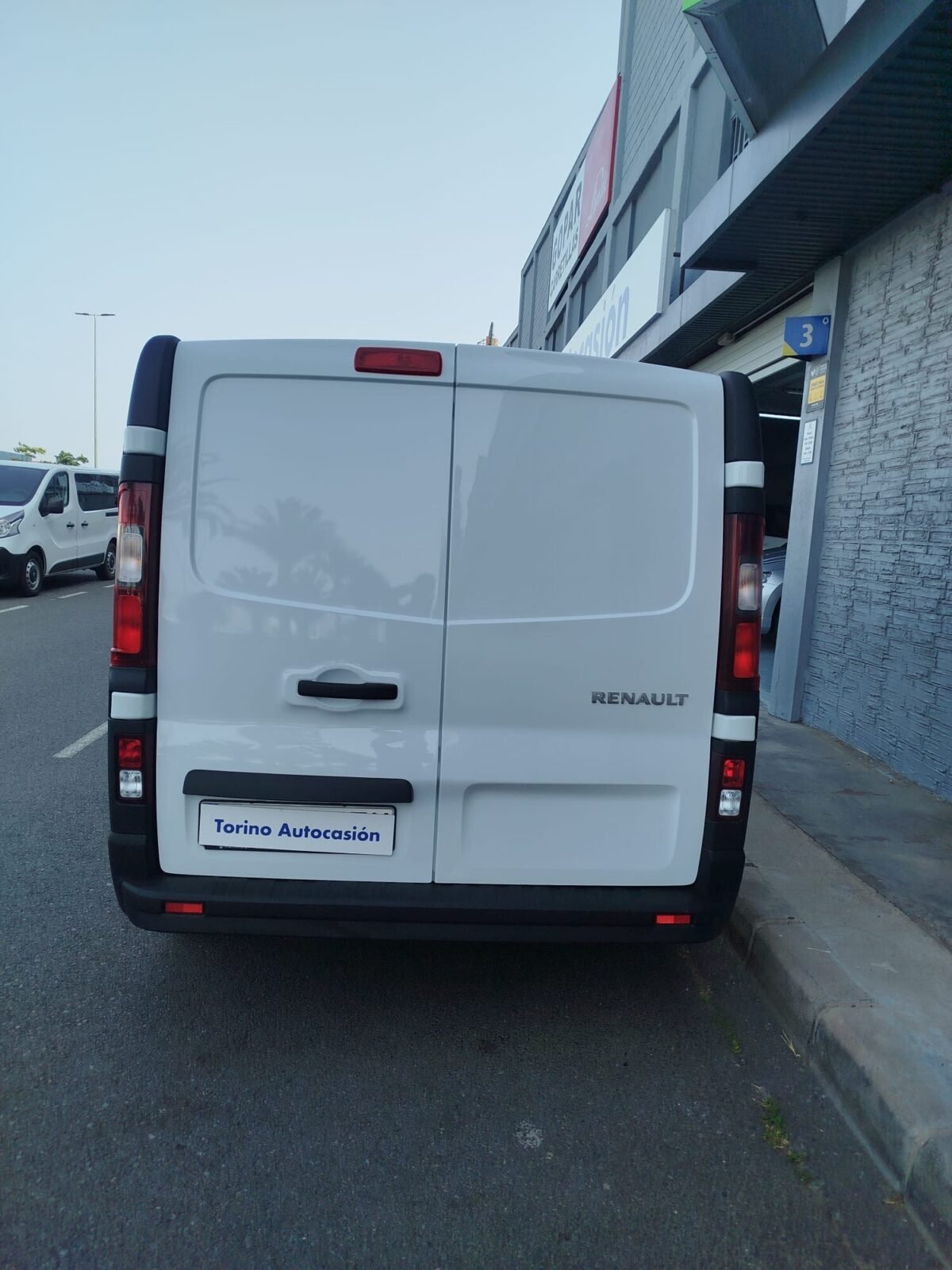 RENAULT TRAFIC CARGA