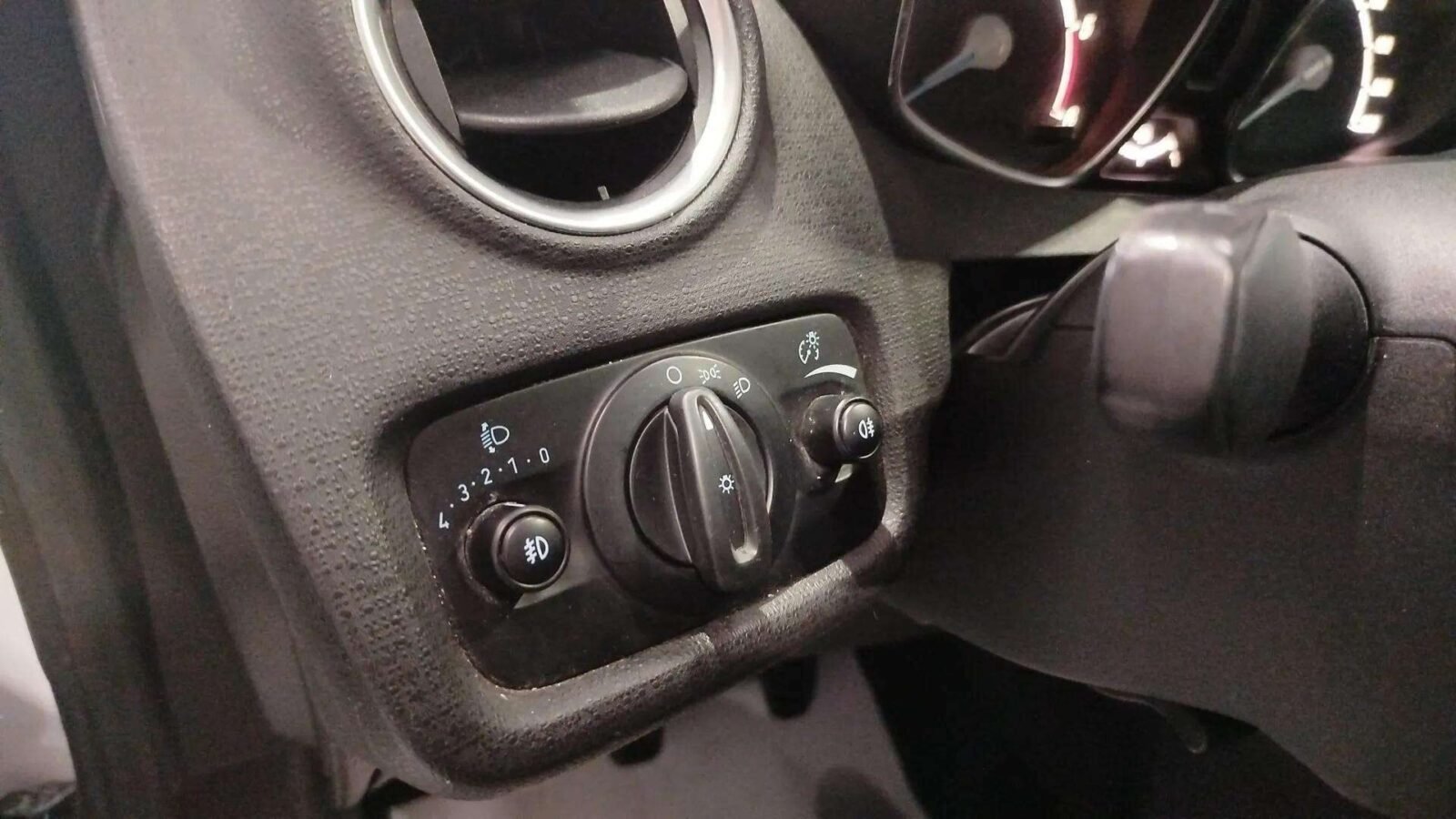 FORD FIESTA TREND