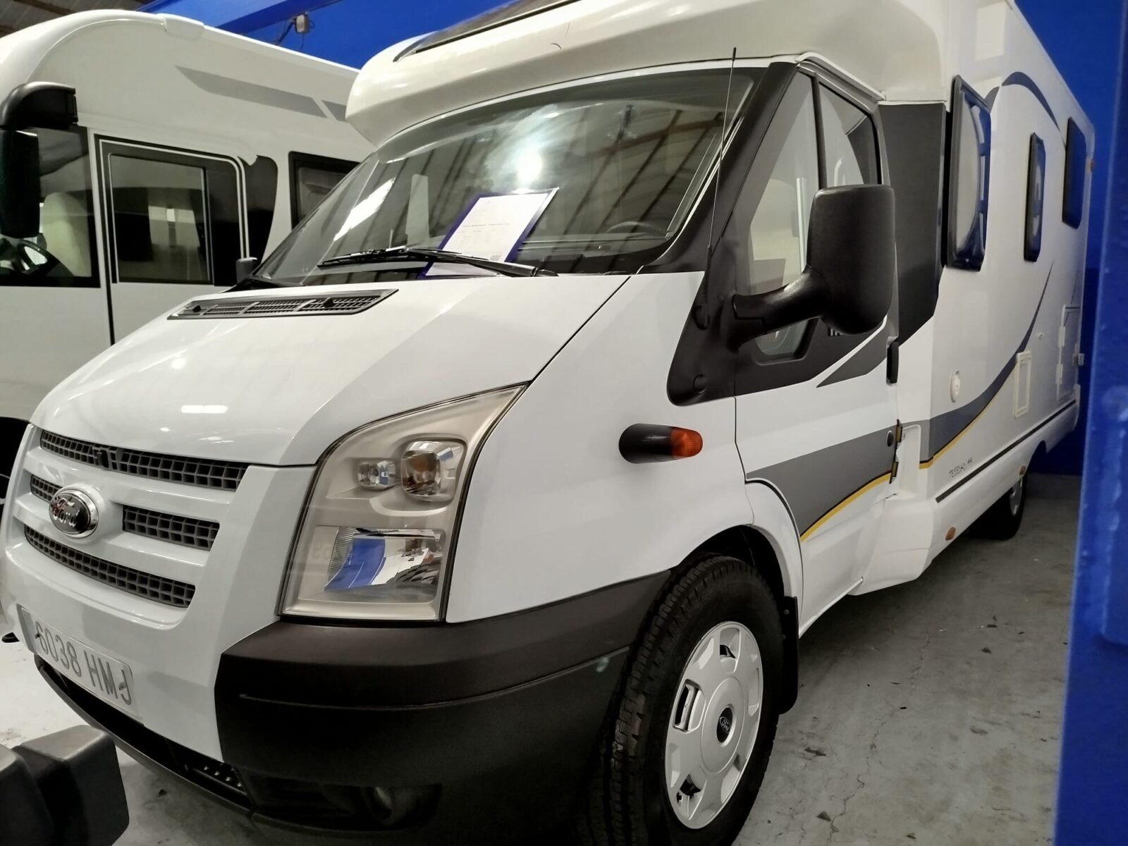 FORD TRANSIT BENIMAR 4 PLAZAS