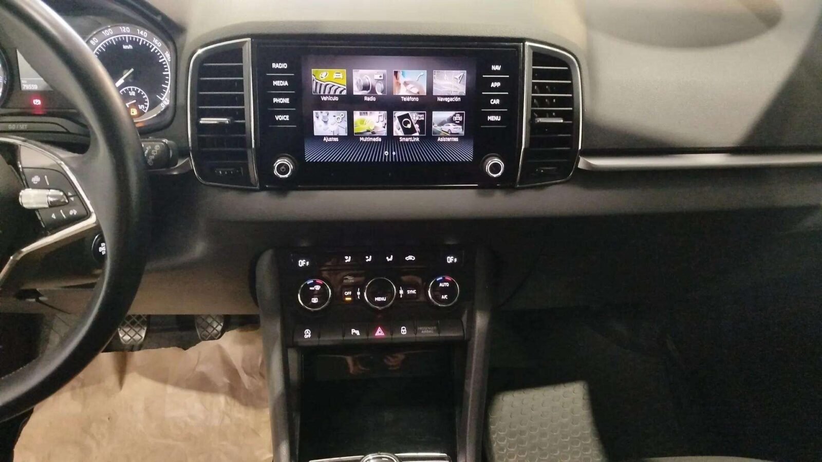 SKODA KAROQ AMBITION