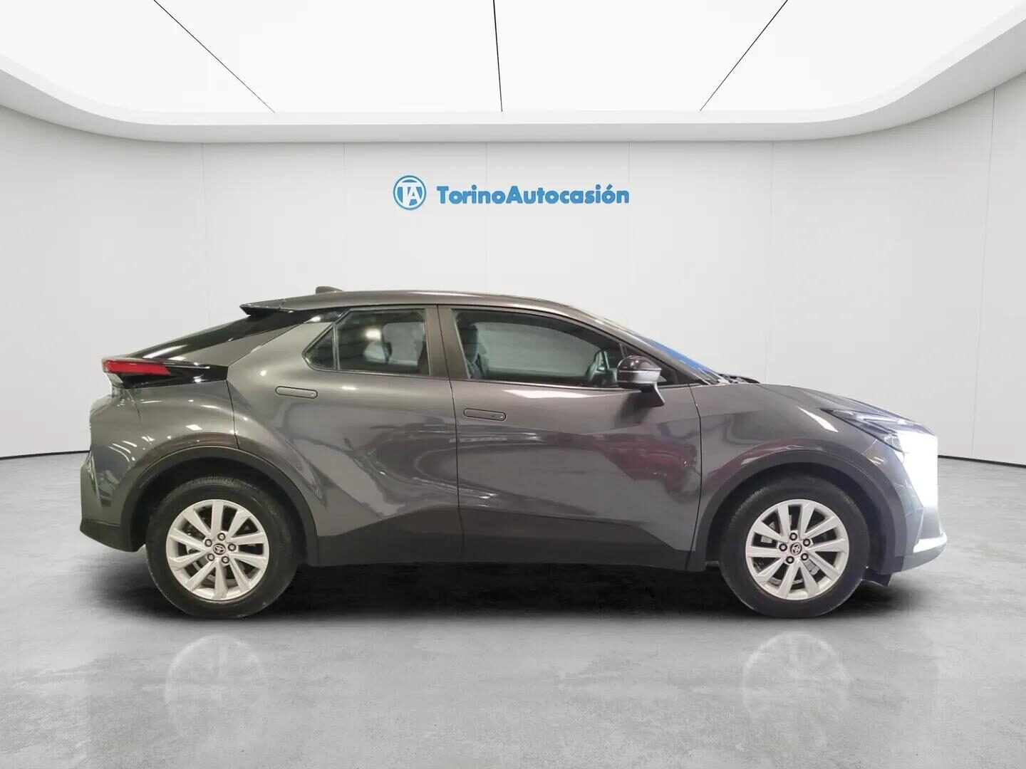 TOYOTA C-HR ACTIVE