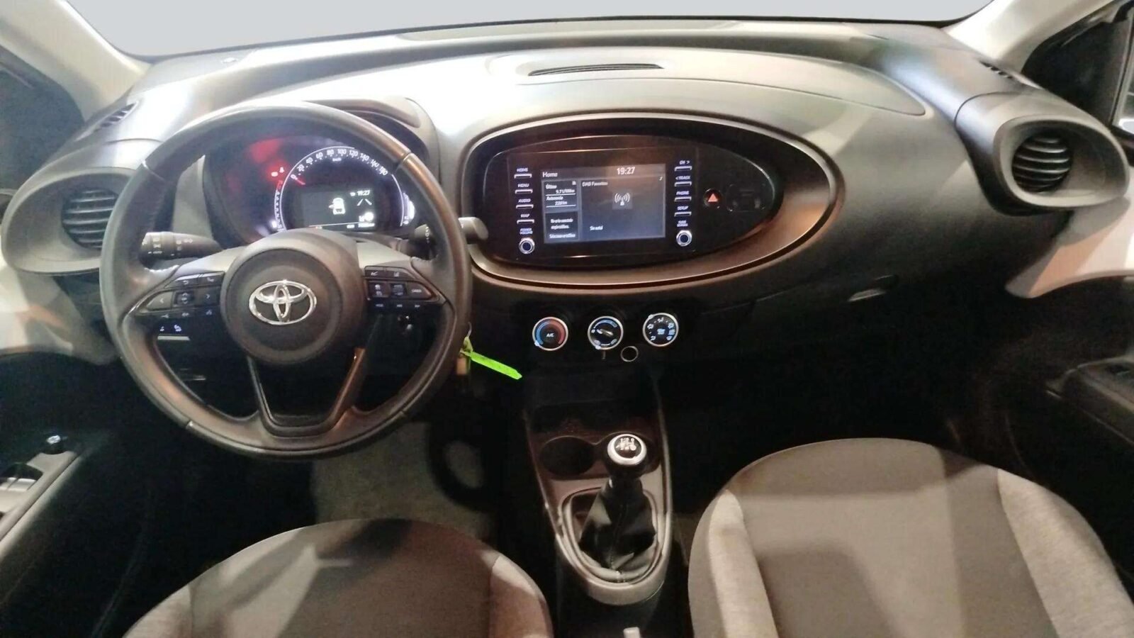 TOYOTA AYGO X ACTIVE