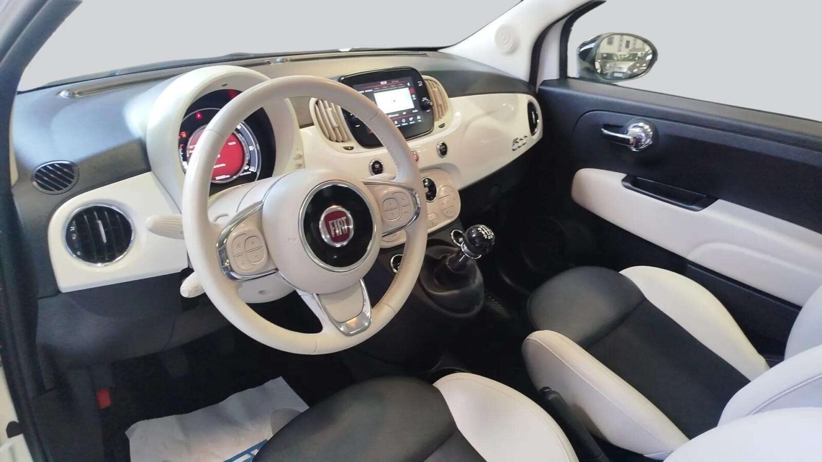 FIAT 500 DOLCEVITA HYBRID