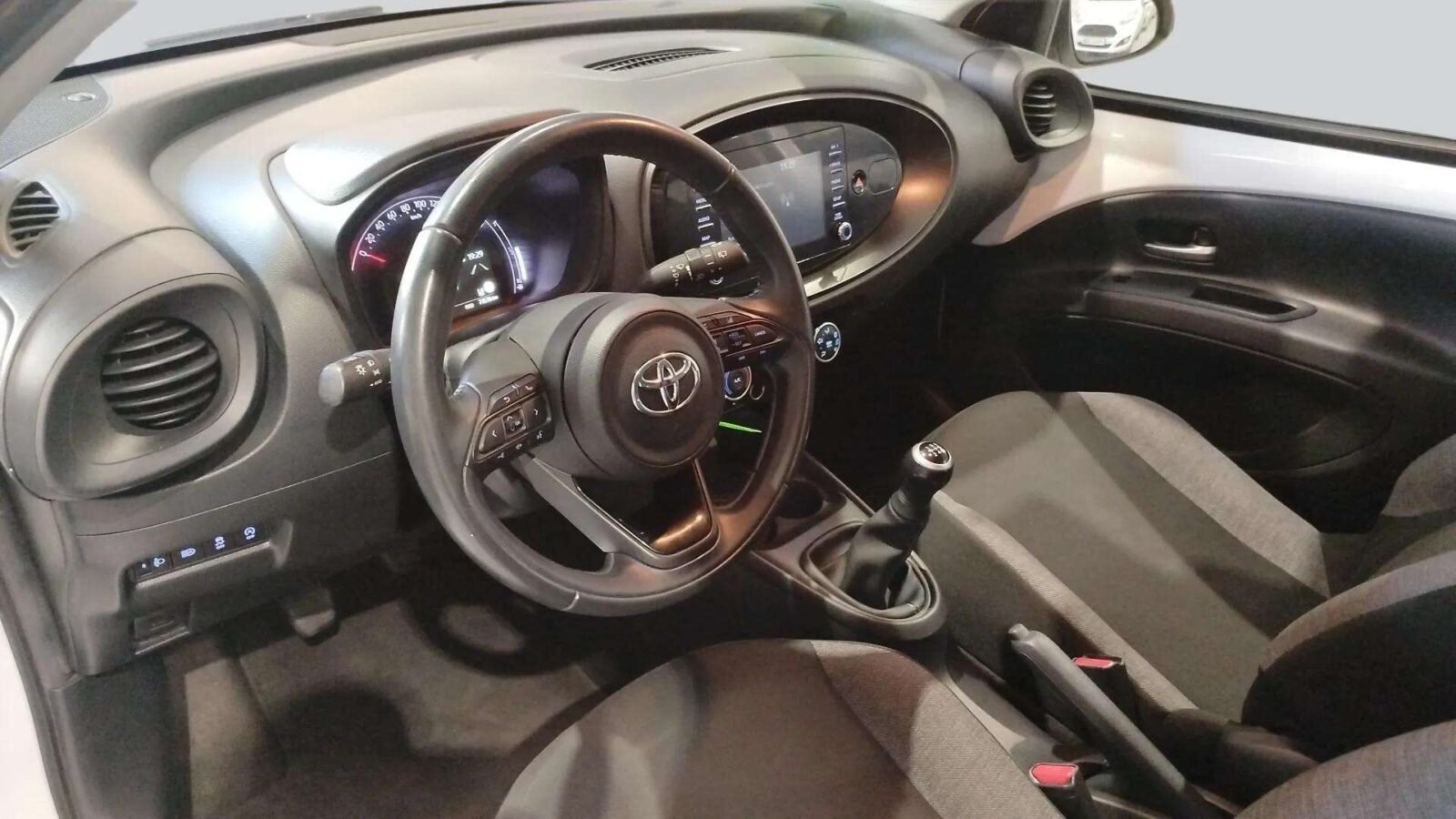 TOYOTA AYGO X ACTIVE