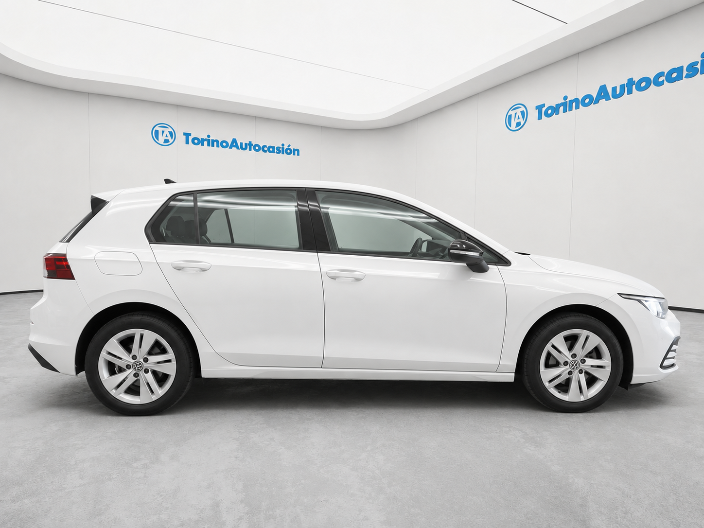 VOLKSWAGEN GOLF 8 ADVANCE